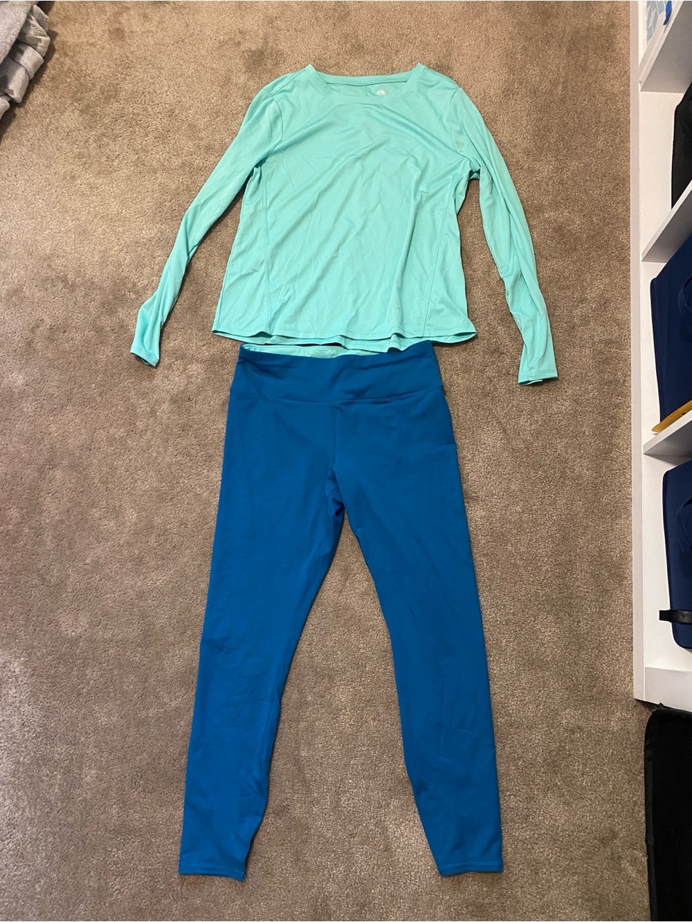 Athletic Works Teal Long Sleeve Top with Blue Leggings athletic set
